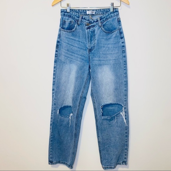 Vestique High Rise Relaxed Fit Distressed Straight Leg Cross Waist Jean Size 26 - Picture 1 of 6